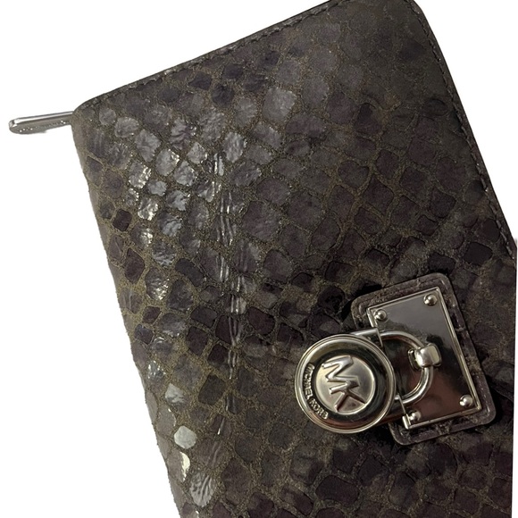 Michael Kors Grey Snakeskin Patterned Embossed Wallet - Picture 8 of 15